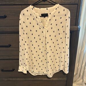 Banana Republic White Blouse with Black Print